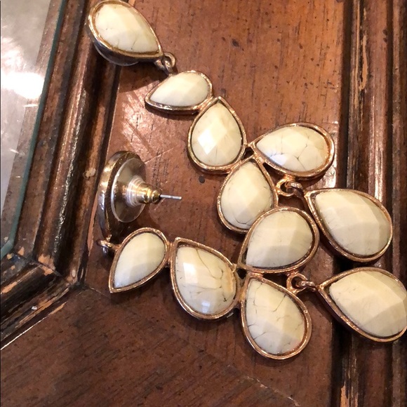 Amrita Singh Sunset Earrings - Picture 4 of 4